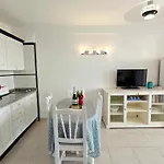 Blanco&azul - Ocean View Balcony, Pool And Perfect Location